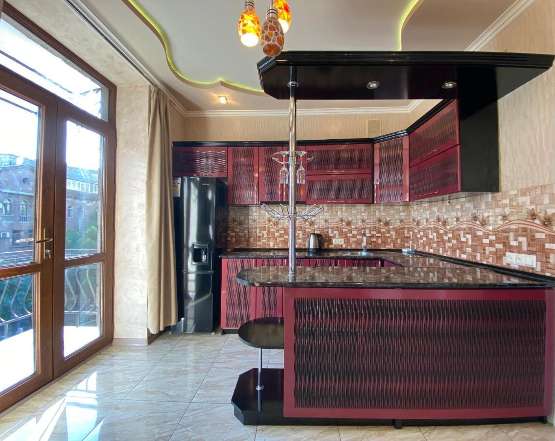 Amiryan Street 1 Bedroom Deluxe Apartment With Balcony Am104 Yerevan Exterior photo