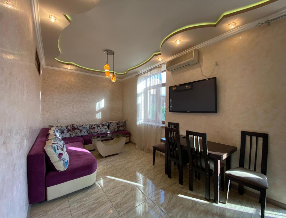Amiryan Street 1 Bedroom Deluxe Apartment With Balcony Am104 Yerevan Exterior photo
