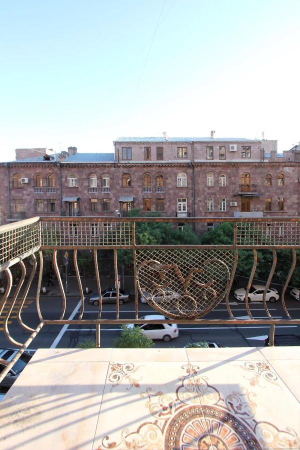 Amiryan Street 1 Bedroom Deluxe Apartment With Balcony Am104 Yerevan Exterior photo